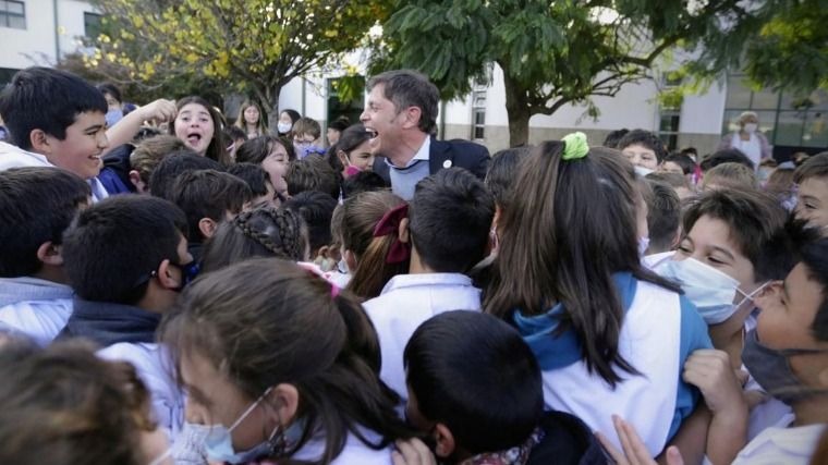 #ENELAIRE <a href="/EzequielLasta/">Ezequiel Lasta</a> 🔈En Berazategui, el gobernador <a href="/Kicillofok/">Axel Kicillof</a>  inauguró la escuela número 100 desde que asumió. Marcó diferencias con María Eugenia Vidal y reivindicó a los gremios.
