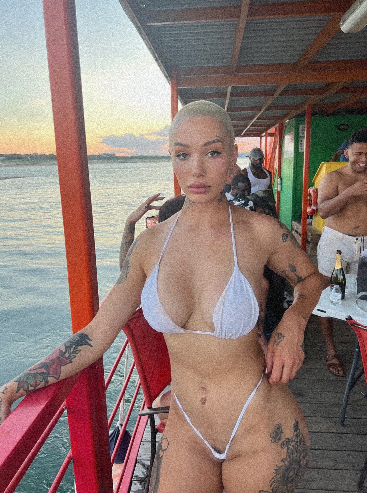 TW Pornstars Destini Creams. Twitter. hungry. 758 PM 7 Sep 2022