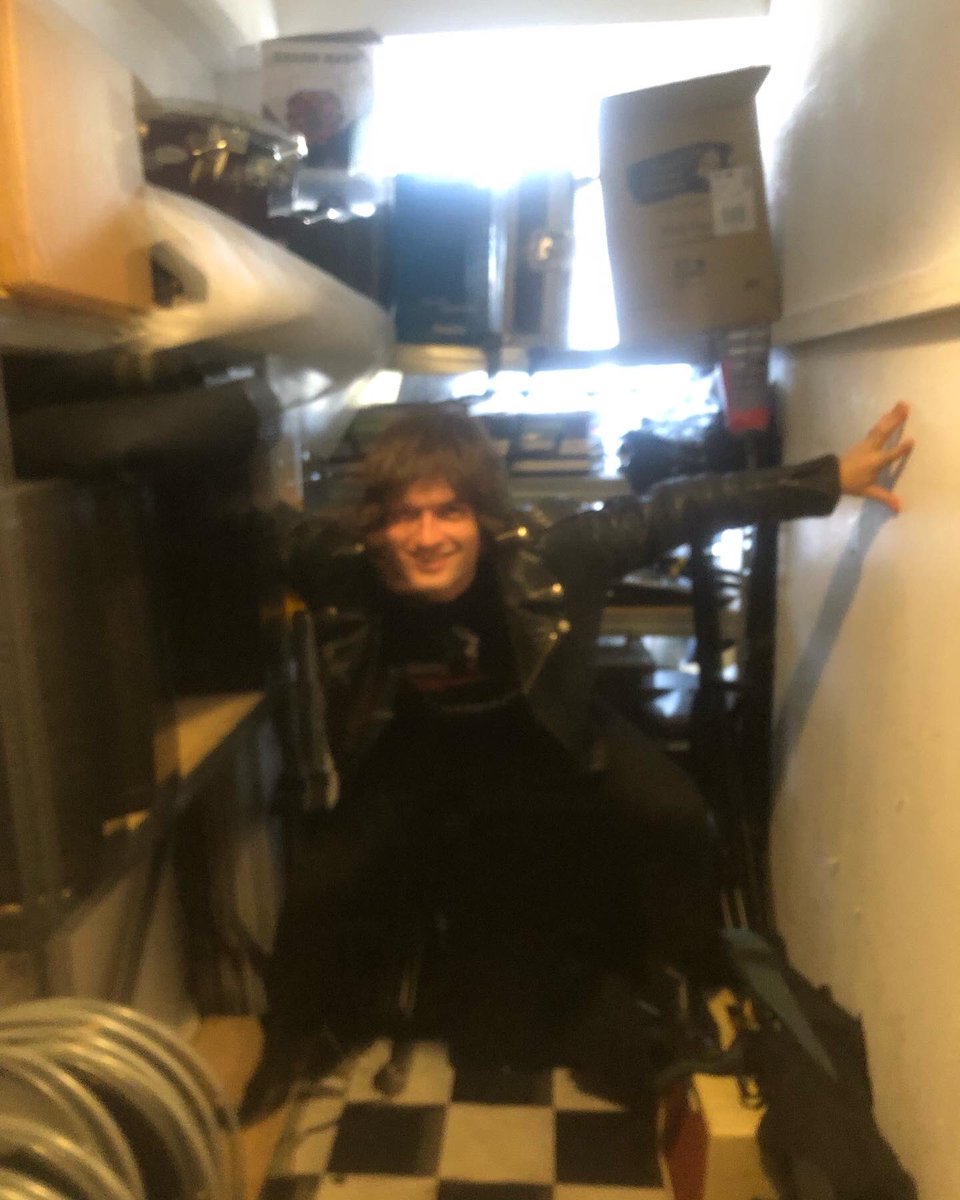 thevelvethands1's tweet image. SOLD OUT !!
stage times:
factor 50 are on at 20:30
velvet hands are on at 21:30
❤️
see u soon x