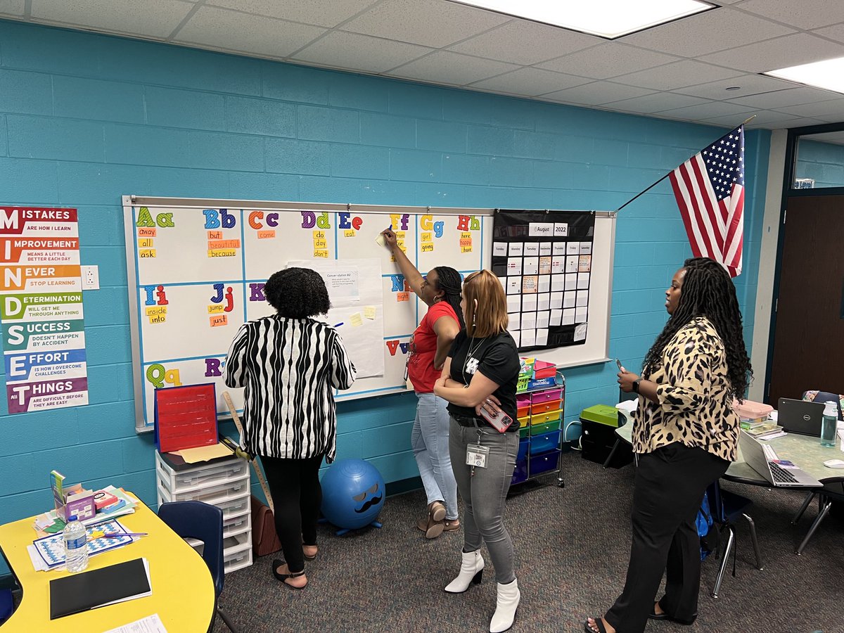 ShalaniaLevy's tweet image. Thank you ⁦@LucresyGoff_ELA⁩ for coming to our campus and modeling collaborative planning as well decodable text implementation. You were a HUGE help and we appreciate you. ⁦@Humble_ElemELA⁩ ⁦@HumbleISD_PLE⁩