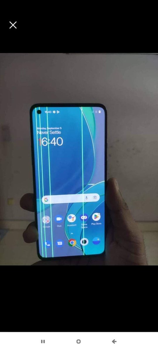 TanvirA03590577's tweet photo. @oneplus No one will buy OnePlus phone, there is a lot of green line problem on their phone display, but they are not solving it. #boycott_oneplus https://t.co/ip7N8hhbi3