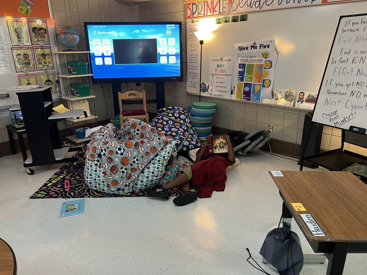 KCPS_Knotts's tweet image. #KCPSLovesToRead #kcpsreads Here at Success Academy we are daring to believe in #StopandRead