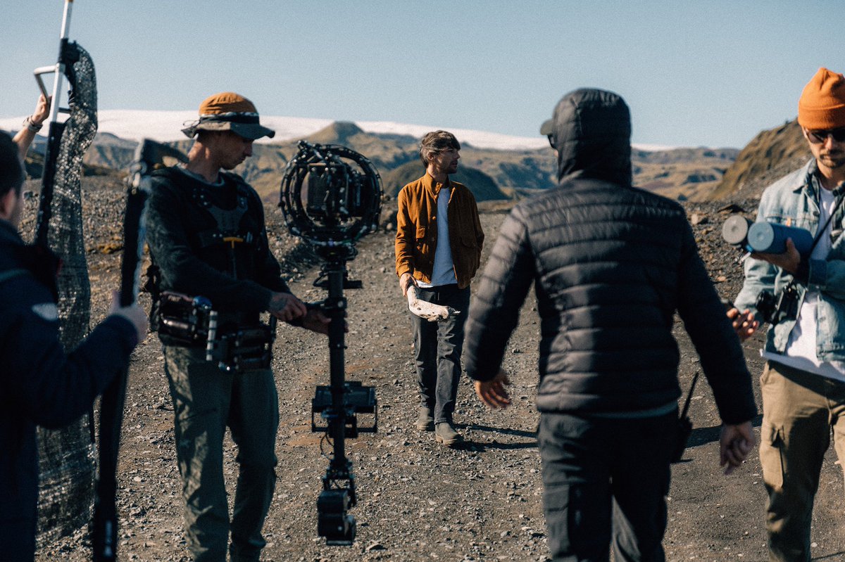 Have you been admiring the beautiful landscapes in the #BiggerThanMe music video? Louis travelled to Iceland and the team shot the entire music video in one day.