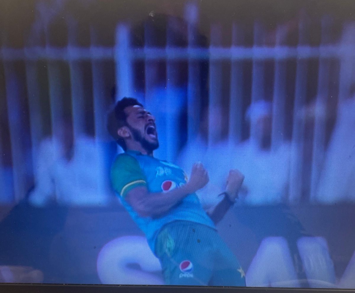 mateenmalik482's tweet photo. Hasan ali win millions heart just by showing Namak Haram who they are 💪💪 u beauty 😍😍 https://t.co/04SI1Q1Gzg