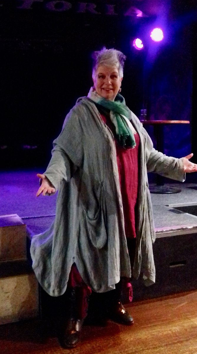 DraconicsExpert's tweet photo. Thursday TOMORROW! 10am I’m live in studio at @cotswolds_radio on the new #RobertPerry show Portraits+Passions. Chatting about @Stroudtheatre fest, a life of defiant creativity + oh dear my choice of music 😆🧐 https://t.co/T0vDc5ZA4t
