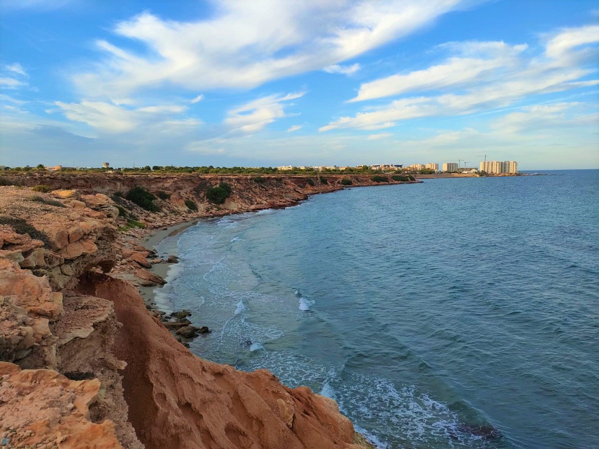 MeteOrihuela's tweet photo. #SalvemosCalaMosca. Esta tarde (07/09/2022), vistas de #CalaMosca, el último tramo virgen de las Playas de #Orihuela (#Alicante). Zona de gran valor medioambiental que debería preservarse por encima de intereses urbanísticos. Por desgracia, las obras están cada vez más cerca. https://t.co/w4mPp363yq
