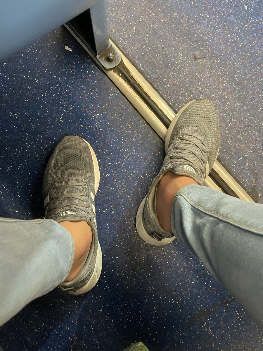 SocksX6's tweet photo. #shoes #shoe #gayshoe #gayshoes #sockedfeet #feet #socksgay #gaysocks #sock #gaysock https://t.co/GFEhwCJ7bc