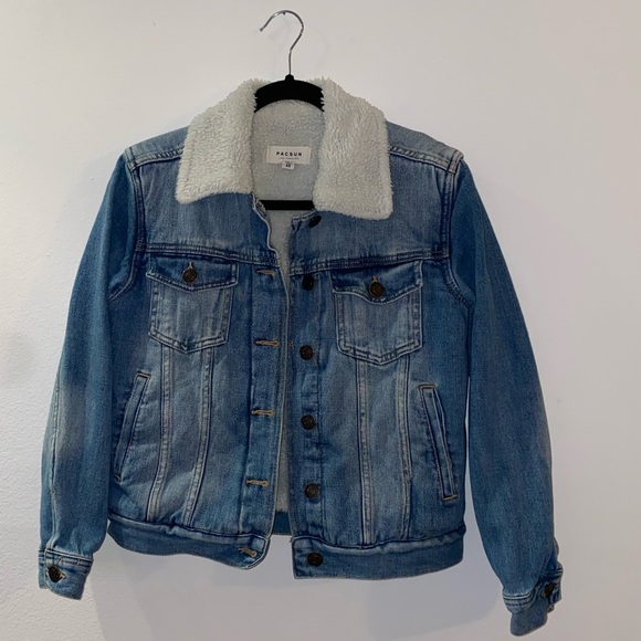 Enchantedstyle3's tweet photo. So good I had to share! Check out all the items I'm loving on @Poshmarkapp #poshmark #fashion #style #shopmycloset #francosarto #teddi #pacsun: https://t.co/Snl48YqF1p https://t.co/fhR7Y2pCLS