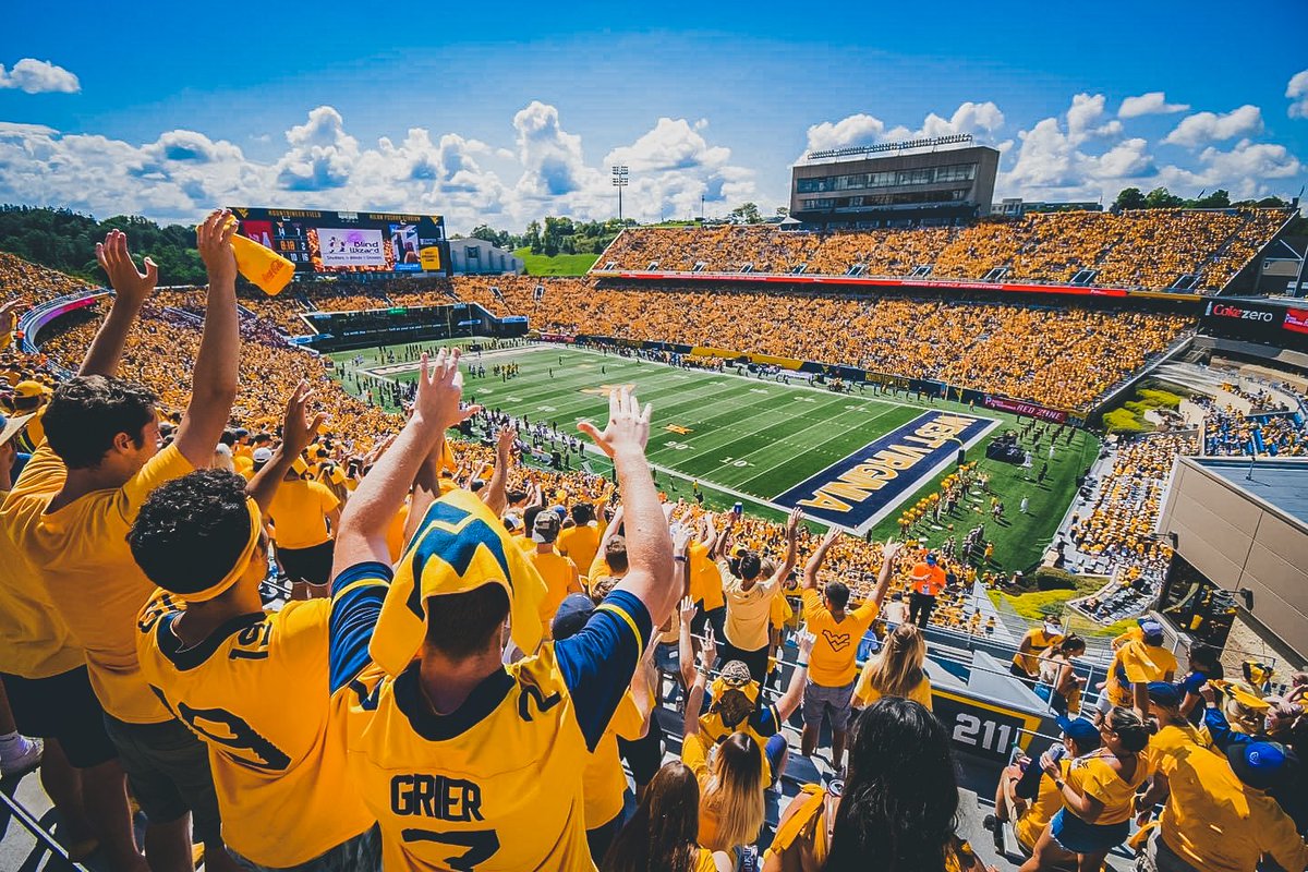 RT for a chance to win 4 tickets from <a href="/BankWithUnited/">United Bank</a> to Saturday’s Gold Rush home opener! 🟡

🎟👉  wvuga.me/22FBSingleTix

#HailWV