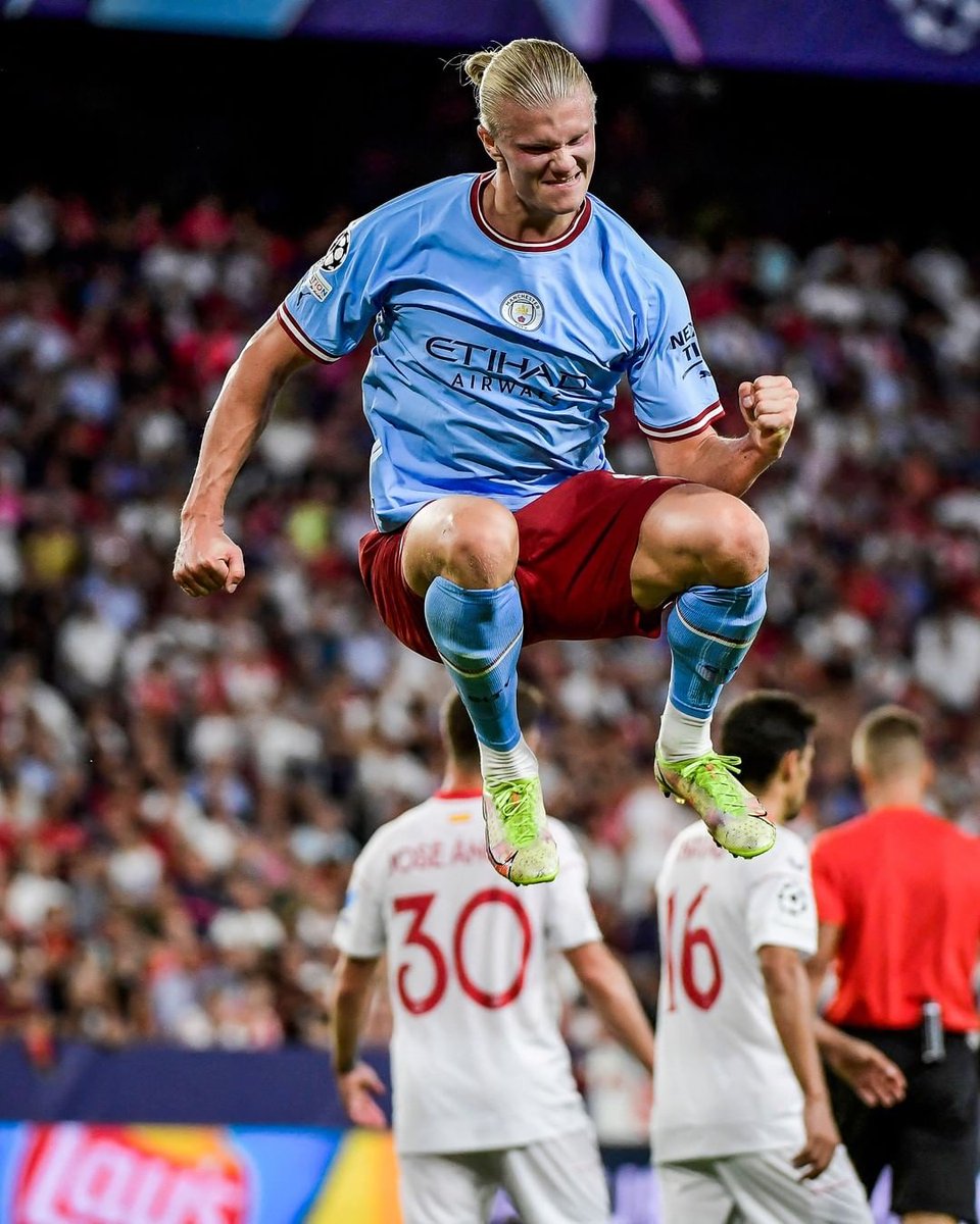 Erling's tweet photo. ⚡️Off to a flying start! 🔵 #mancity #UCL https://t.co/wi9kZi3Pyk
