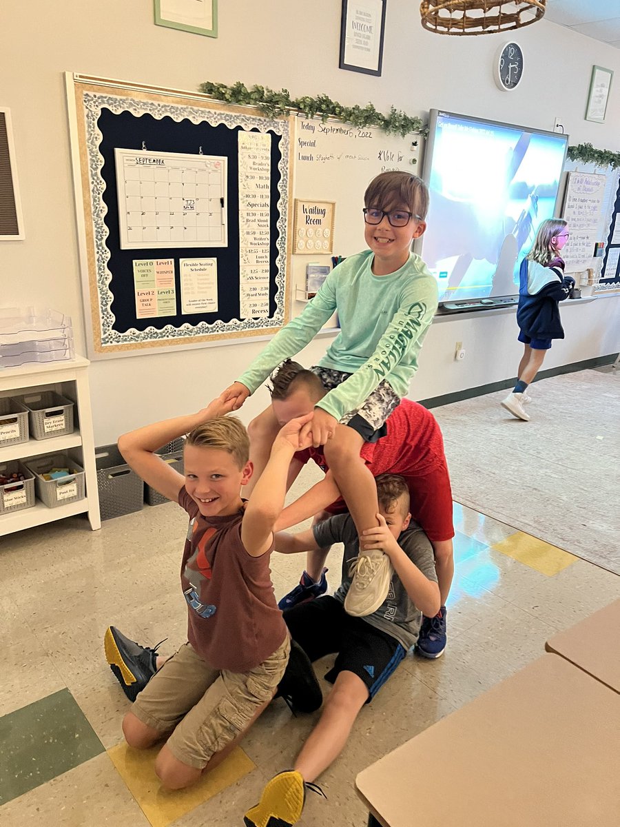 Mrs. Roth tweet media