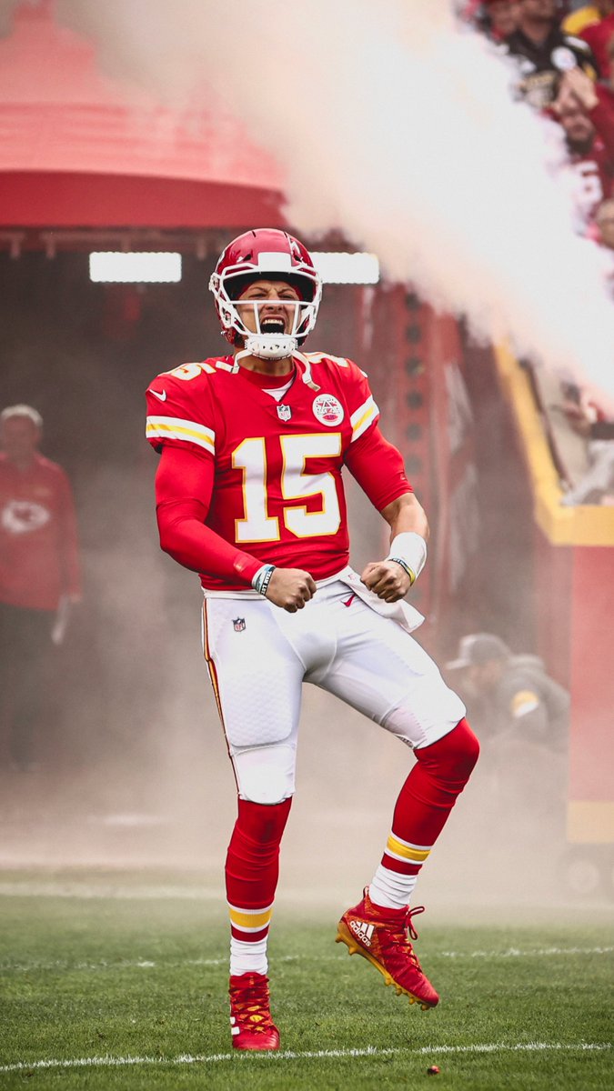 Chiefs's tweet photo. New season, new wallpapers 📲 https://t.co/7AabyoWKTM