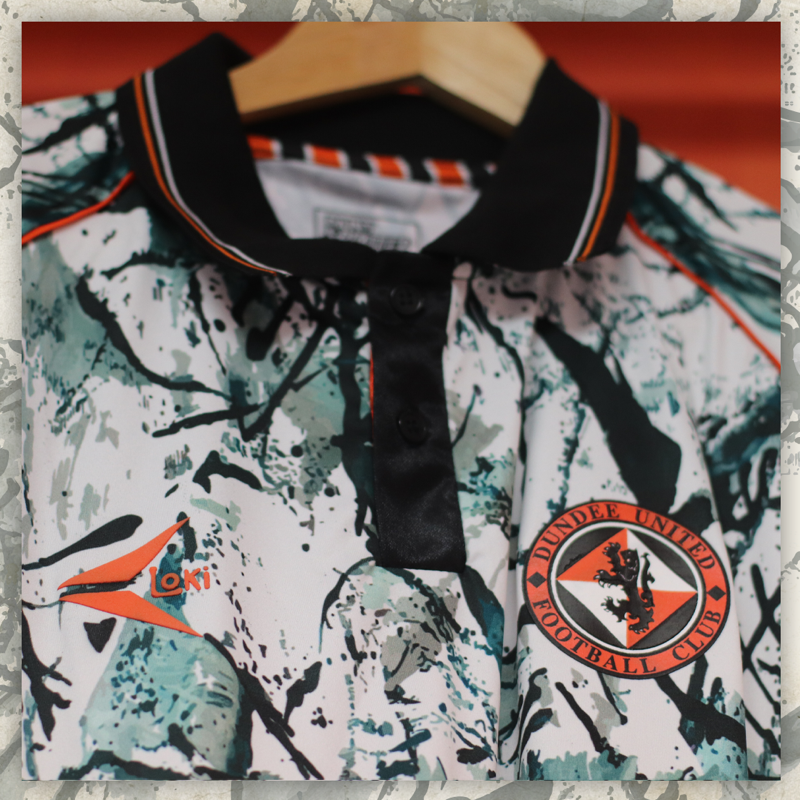 dundeeunitedfc's tweet photo. 🎨 Introducing our 'Paint Splatter '94' range, which includes a replica 1993/94 Away Shirt with a heritage green twist on an unforgettable classic 

Browse the full selection of products online and in-store now! 🛍

👇 | #UnitedInPursuit