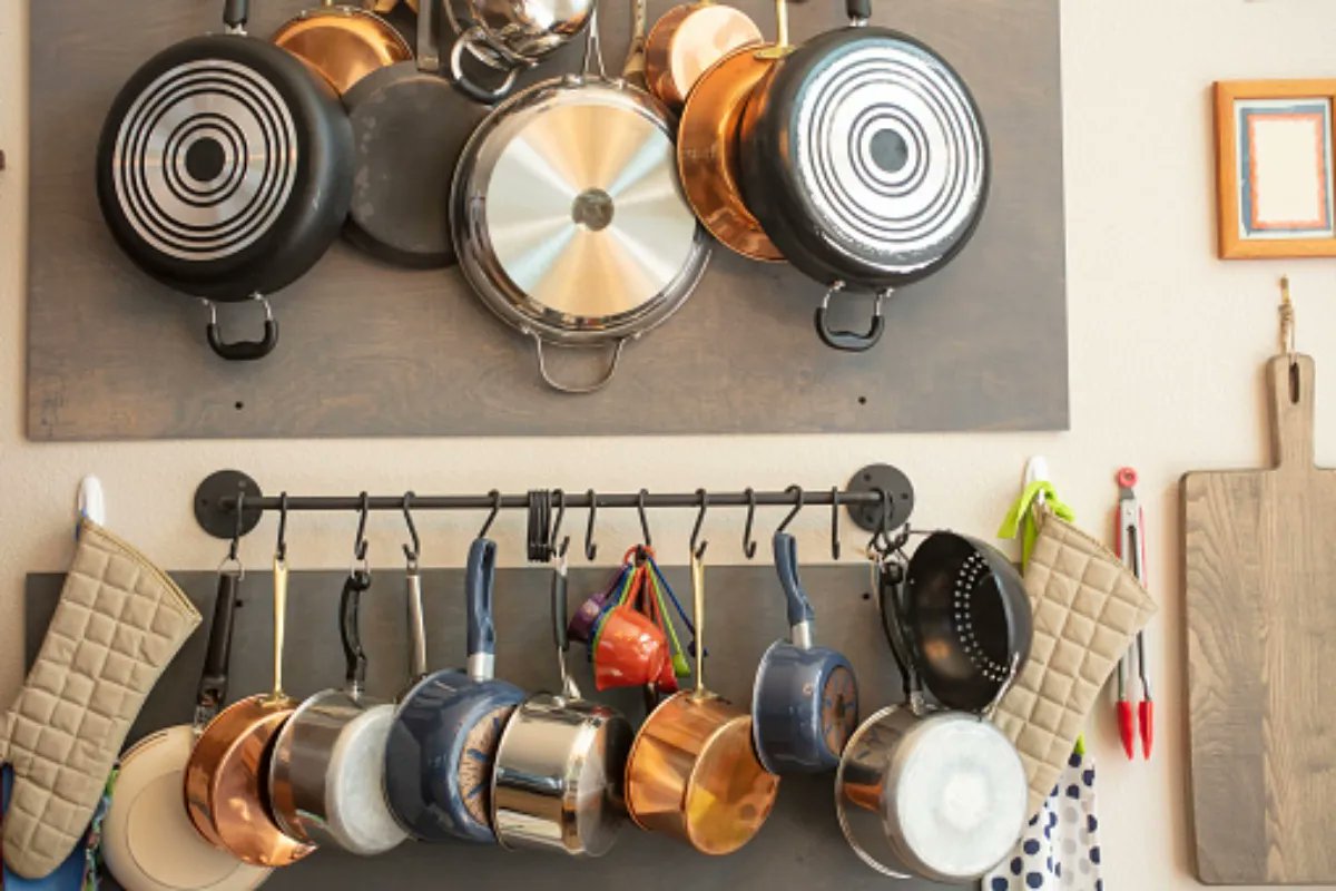 AnswersinCME's tweet photo. Some kitchen utensils are made from per- and polyfluoroalkyl substances, such as PFOS. These "forever chemicals" are toxic and may increase your risk of developing fatty liver or #HCC by 4.5x.
☠️🍽⚠️
#cancer #poison #toxicmaterials #health 
https://t.co/qsk8XH8bGV https://t.co/sxw7VLRWlu