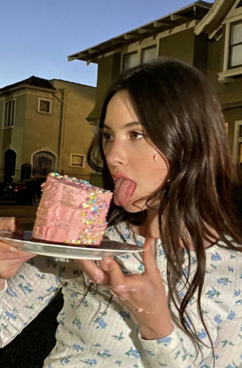 toujours là pr fêter ton jour comme tu merites