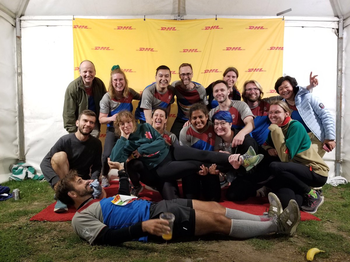 YingLiullama's tweet photo. We did it! Last Friday, CCS members participated Copenhagen DHL run with three 5x5k running teams and one 5x5k walking team. Felt very rewarded by the superb atmosphere, weather and fireworks! 👍👍🎉🎉🎈🎈 https://t.co/YgPdDIVoBj