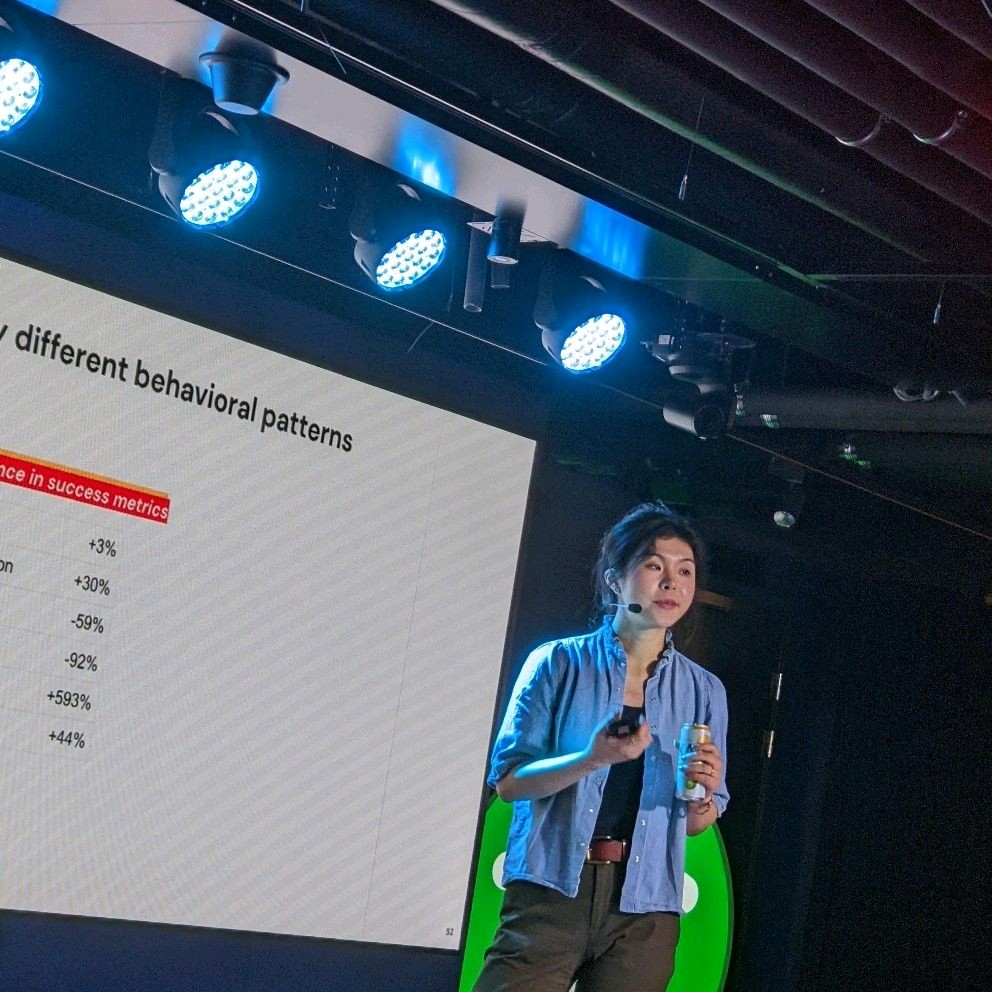 Our first speaker, Mi Tian on stage at the joint meetup with Spotify, presenting "Building a Neural Search Engine with Human Insights - The Spotify case".
#widssweden2022 #widssweden #datascience #MachineLearning