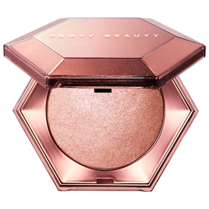 makeup_way's tweet photo. FENTY BEAUTY by Rihanna Highlighter
A one-of-a-kind, diamond-dusted highlighter  #fentybeauty #fenty #highlighter #diamondbomb #makeup #makeupmyway #shopping #onlineshopping #grossepointe
https://t.co/JZw8sk1h4A https://t.co/8fPAZ9N72n