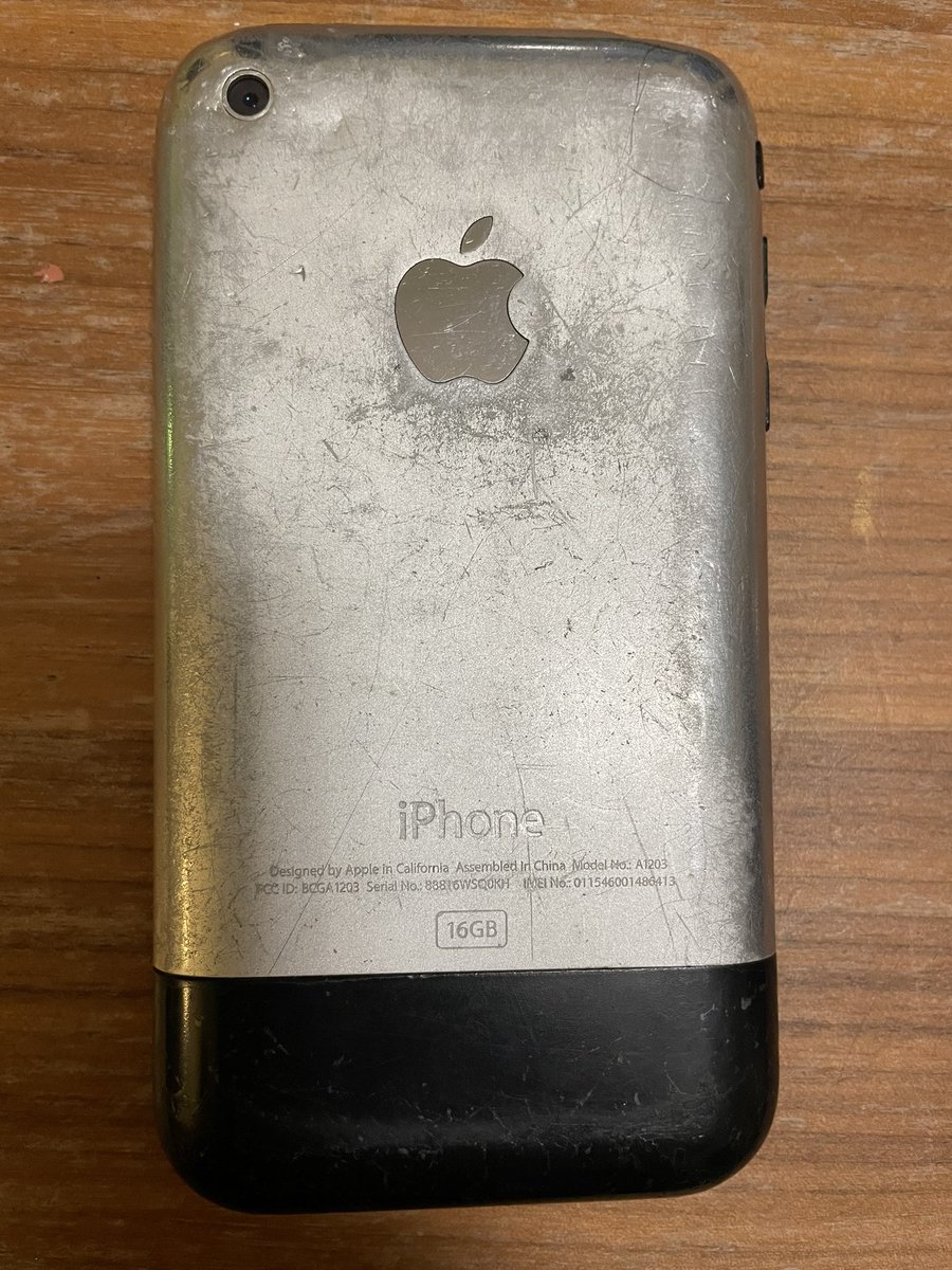 Came across my original iPhone 1 today. Feeling old 👴🏽  #iPhone14Pro #AppleEvent