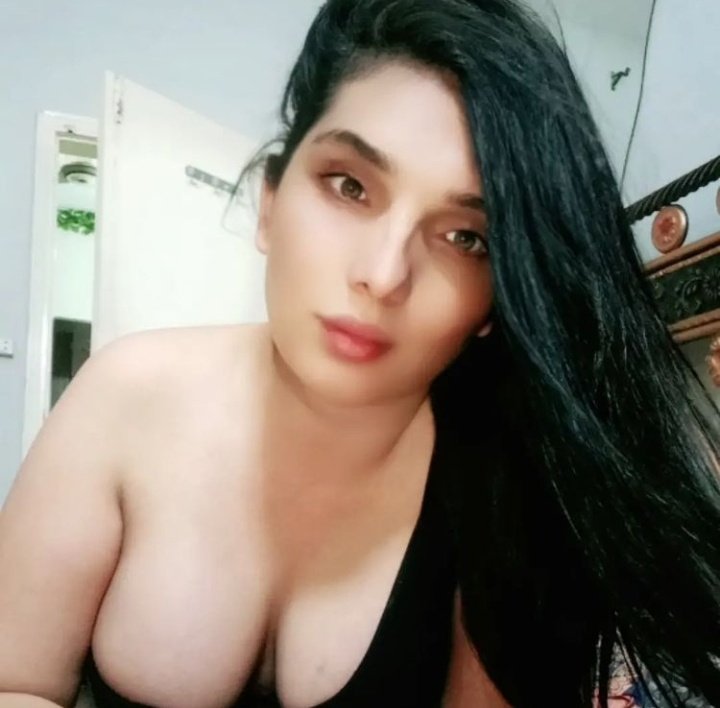 IAmDilRubA's tweet photo. Any lesbian here dm me https://t.co/oGpR5TdpAW