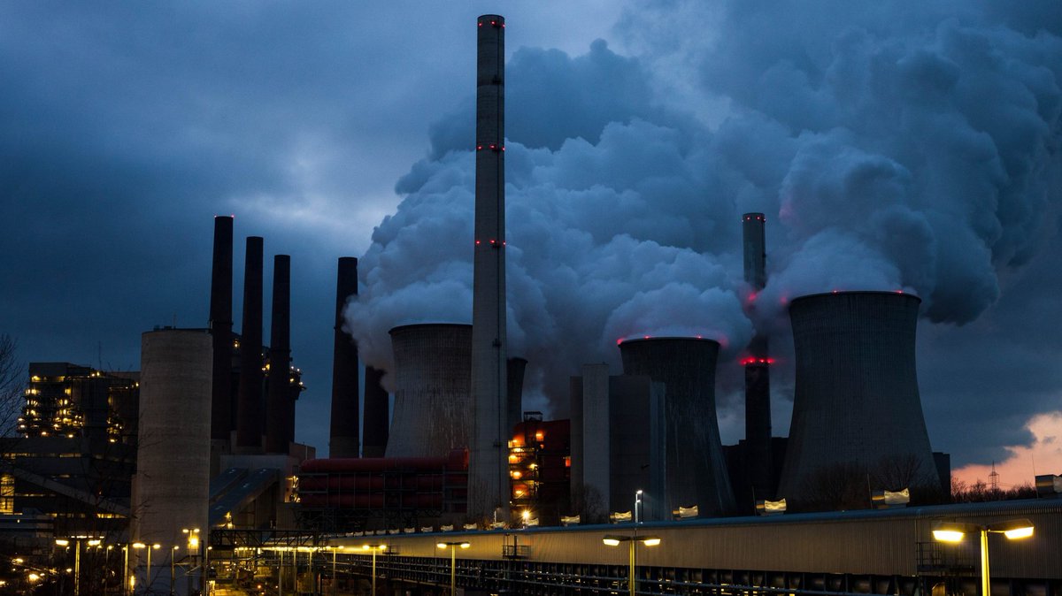 EuropeanPan's tweet photo. EU proposes far-reaching plans to stem the rapidly rising energy prices, intervening in the free energy market and imposing a price ceiling against crisis profiteers Based strong-arm centralism from an entity that ihas often been branded a neoliberalist outgrowth #EUsuperstate https://t.co/sVFlCvtU1D