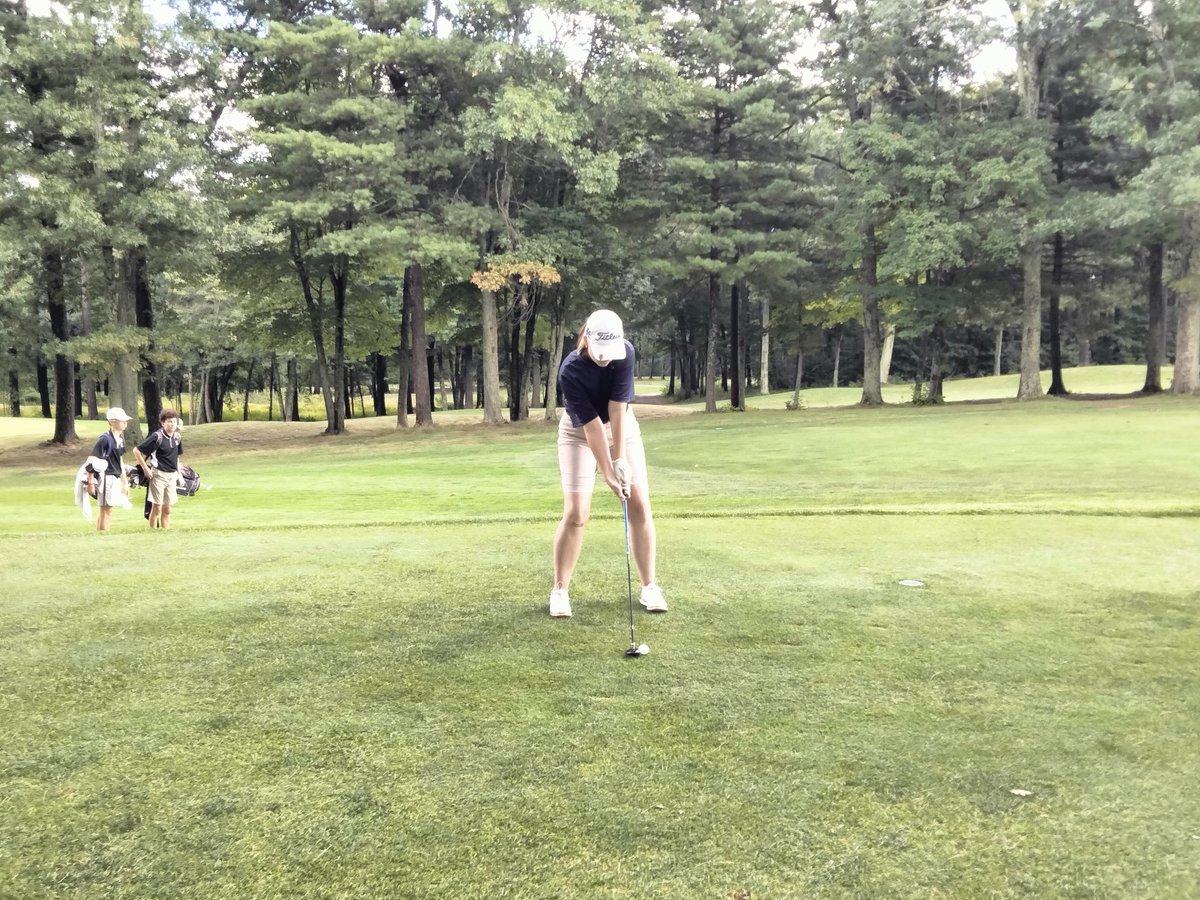 MedwayAthletics's tweet photo. Zoe on 1. #JVGolf https://t.co/aEDuNWs7xp