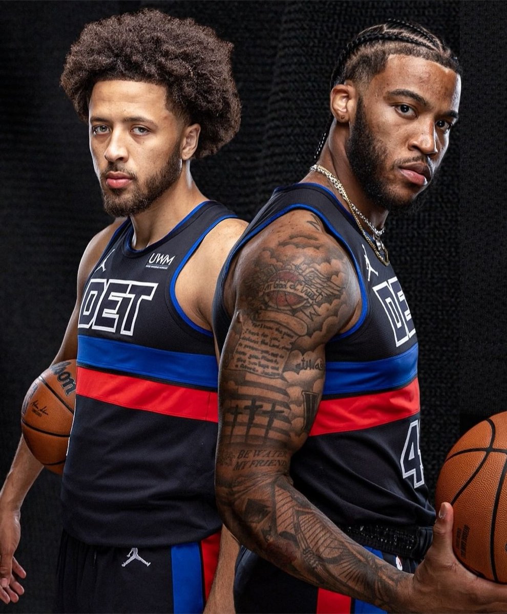 herseynba's tweet photo. Detroit #Pistons, YENİ 'statement edition' formasını Cade #Cunnigham ve #Saddiq Bey ile TANITTI! 🔥

SİZ FORMA TASARIMINI NASIL BULDUNUZ? 👀👇 https://t.co/evhykf1TX6