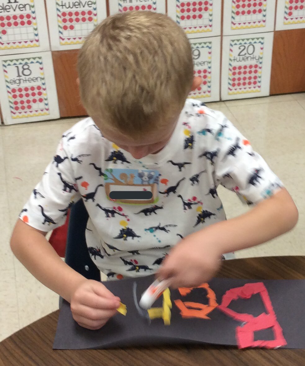 tchanatski's tweet image. We had a FANTASTIC first day of school! Can’t wait for tomorrow!!@Hubbard_School #ournames #firstdayofschool #buildingcommunity #happy