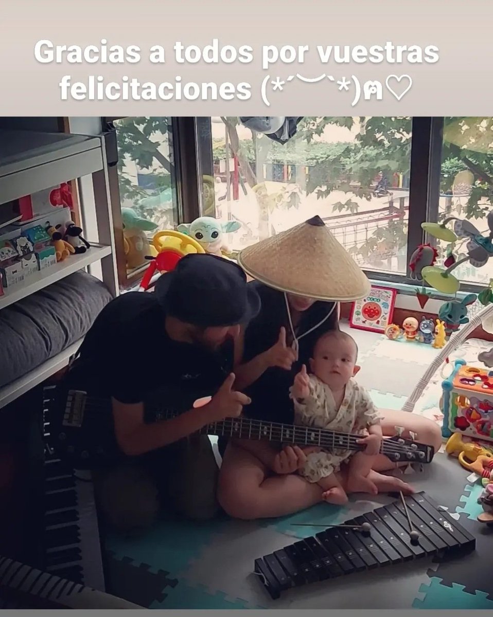 Guiyerbass's tweet photo. Estamos muy contentos y agradecidos de todas vuestras felicitaciones y amor hacia nosotros. 👨‍👩‍👧 🌟 感謝(ㅅ´ ˘ `)
De corazón y con un poco de música, muchas muchas gracias! 💙💛💚

¡Gracias!
(ㅅ˙ ˘ ˙ ) ｶﾝｼｬｯｯｯ https://t.co/GCixPoK8g2