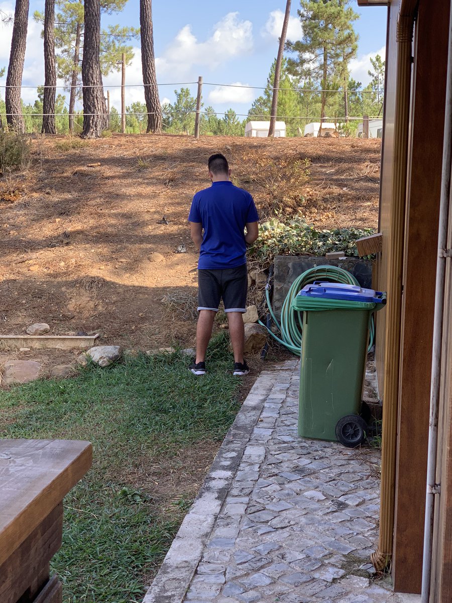 Alexandre (quase grande) vem surpreendendo a cada dia de trabalho que completa
 A cada dia ele mostra que pode ser ainda pior
#naoteescondasburro
