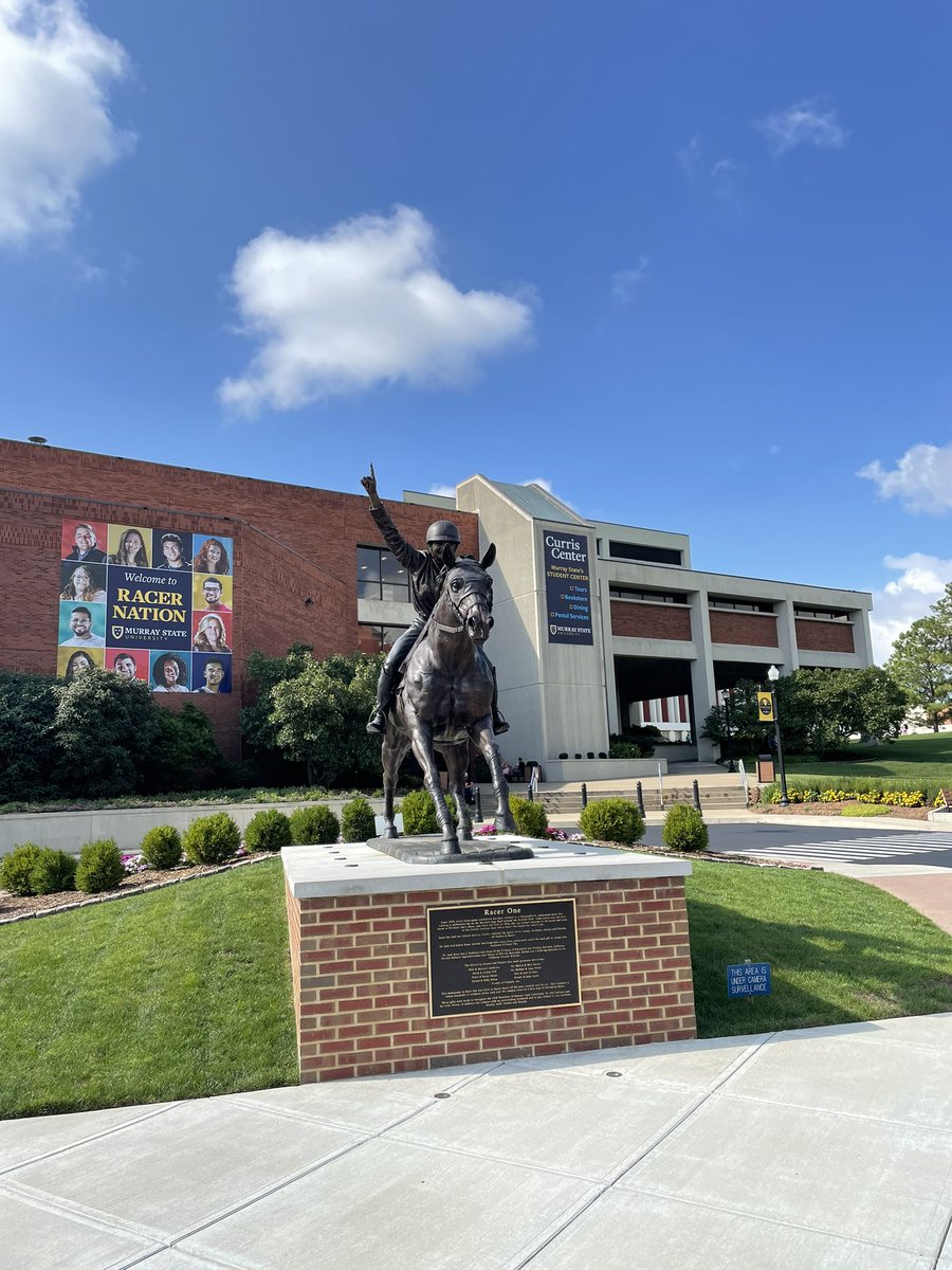 UKCOP_JME's tweet photo. Attention @murraystateuniv students!! Come visit me at the @PurchaseAHEC fair on the 3rd floor of Carris Center. Find out what makes @UK_COP one of the best Colleges of Pharmacy in the country! #UKCOProadtrip #beyondthescript https://t.co/LJr2YUlkU4