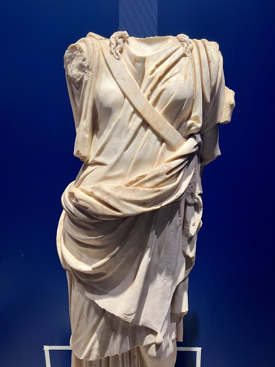 KNpazuzu's tweet photo. That hip thrust tho 💙
“Making Sense of Marbles,” opening t-minus 8 days https://t.co/zP6RCYd98l @orientalinst 
#Roman #Sculpture #Ptolemais #Archaeology #Provenience #ExhibitInstallation #LifeOfACurator https://t.co/XDFrGqvSyi