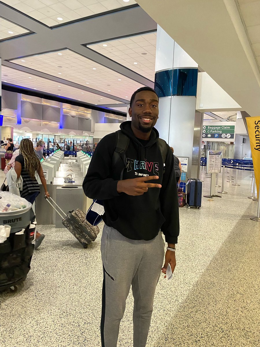 CyFallsHoops's tweet image. Good luck and safe travels to @k_scott35 as he is heading out to Iceland to begin his PRO career!! 

@CyFallsAth @cyfallshs @CFISDAthletics
