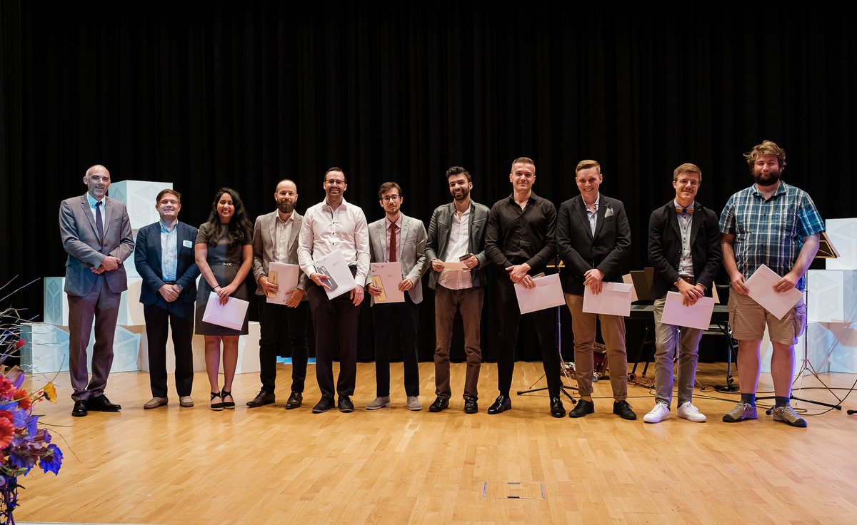 Idiap_ch's tweet photo. Congratulations to the graduates of our #Master in #ArtificialIntelligence with #UniDistance Suisse❕
This is a well-deserved reward after years of hard work and study.
We are proud to have accompanied you and wish you every success in your future career🎉
https://t.co/4gIkoSZciw https://t.co/SPtLJQ3w0G