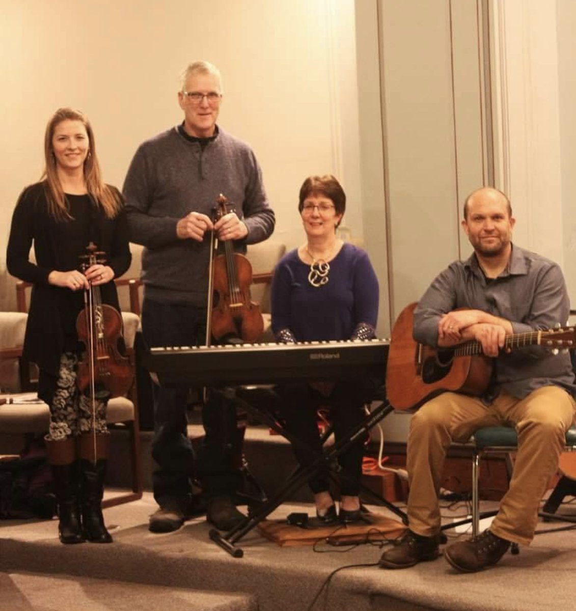 IRISH NIGHT IS BACK🍻
Grab a $5 pint of #Guinness and settle in for Side By Each from 7:30-9, followed by an Irish session!

#pintsofguinness #portcityblue #portlanddowntown #portlandmusic #irishmusic #irishnightatblue #irishsession #craftcocktails #localbeer #livemusic