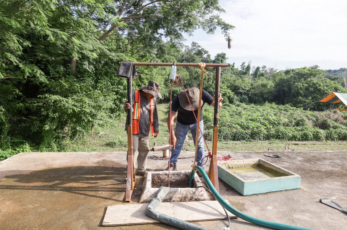 PPHOAX's tweet photo. Vamos avanzando en la rehabilitación del sistema de drenaje en el #Azulillo💪🏽
En esta semana, se estará realizado lo siguiente:
✅ Colado de zapatas
✅ Colado de Columnas
✅ Encamizado con tubería PVC de 16 pulgadas para el pre-tratamiento de Biodigestores
#CuidamosLoNuestro https://t.co/jJPnp5BHRz