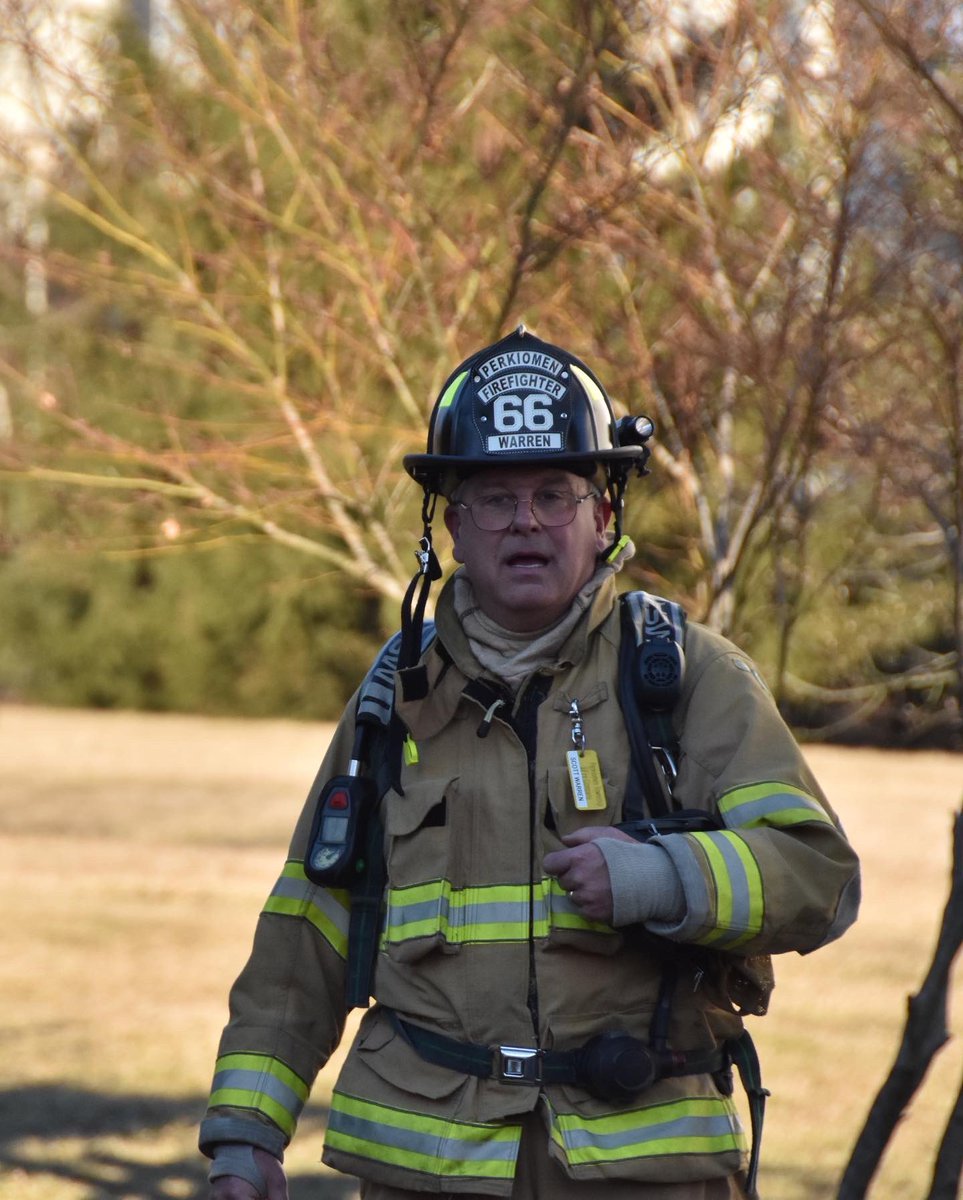 PerkiomenFire's tweet photo. This is volunteer FF Scott Warren & today is his birthday! Happy Birthday Scott! Scott is one of our newest volunteers (sort of)!
Scott was a firefighter w/us about 20 years ago. Last fall he rejoined us! Welcome back Scott, thank you & HB2U! #perkiomenfire #belikescott https://t.co/kSjq5JXAuu