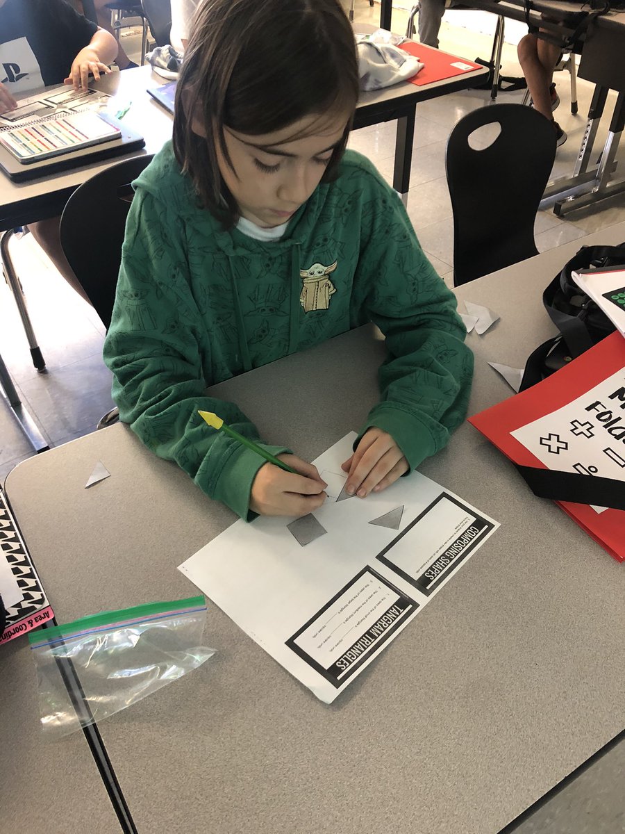 bayleenowlin's tweet photo. Rearranging tangram pieces while working to find area! #fmsteach https://t.co/N9GgZiSrpj