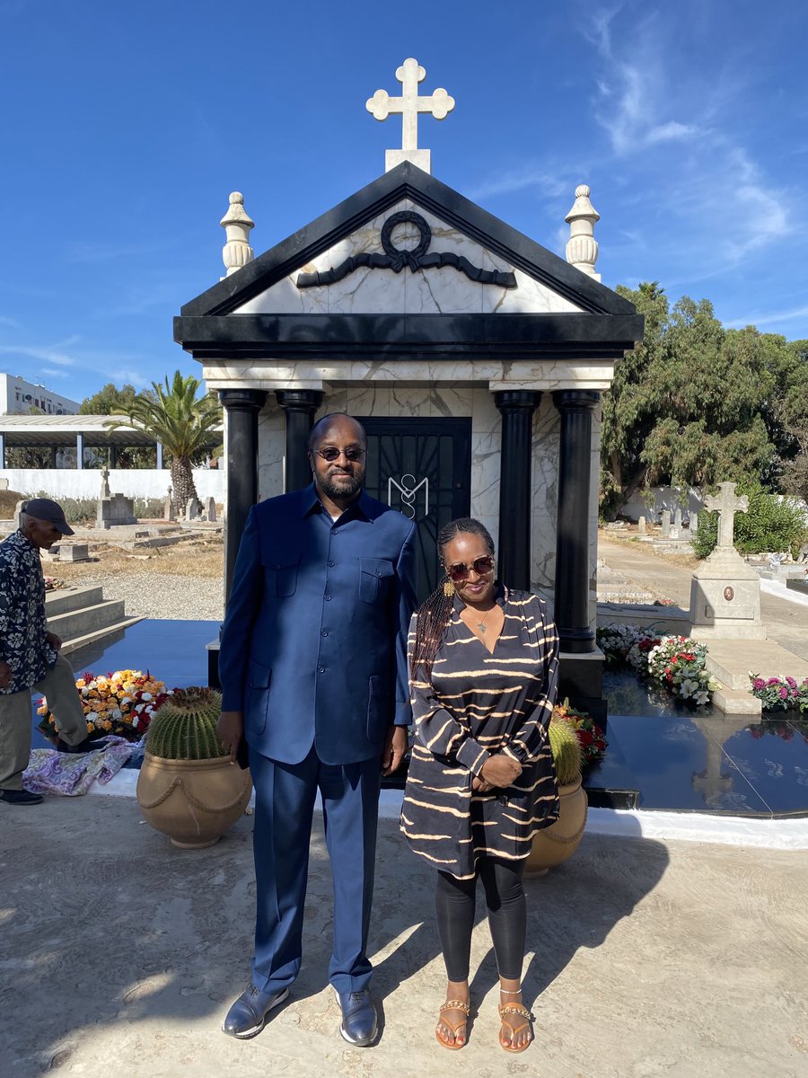 WenBash's tweet photo. 25 ans décès #Mobutu. J’ai croisé le grand ⁦@lusakuenoc⁩ a #Rabat https://t.co/ARZXV13DwJ