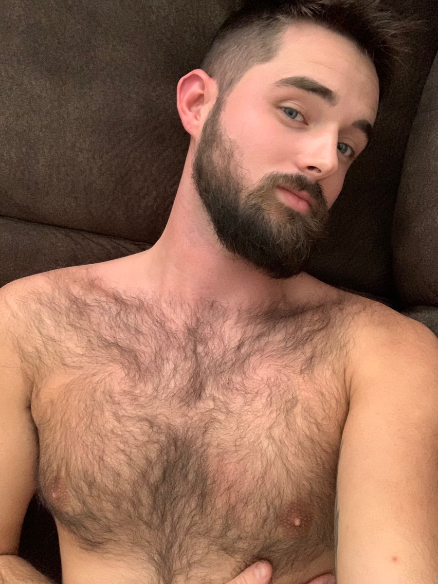 Kentuckyboy93's tweet photo. Retweet if you like a hairy chest! https://t.co/vyDCqw4igf