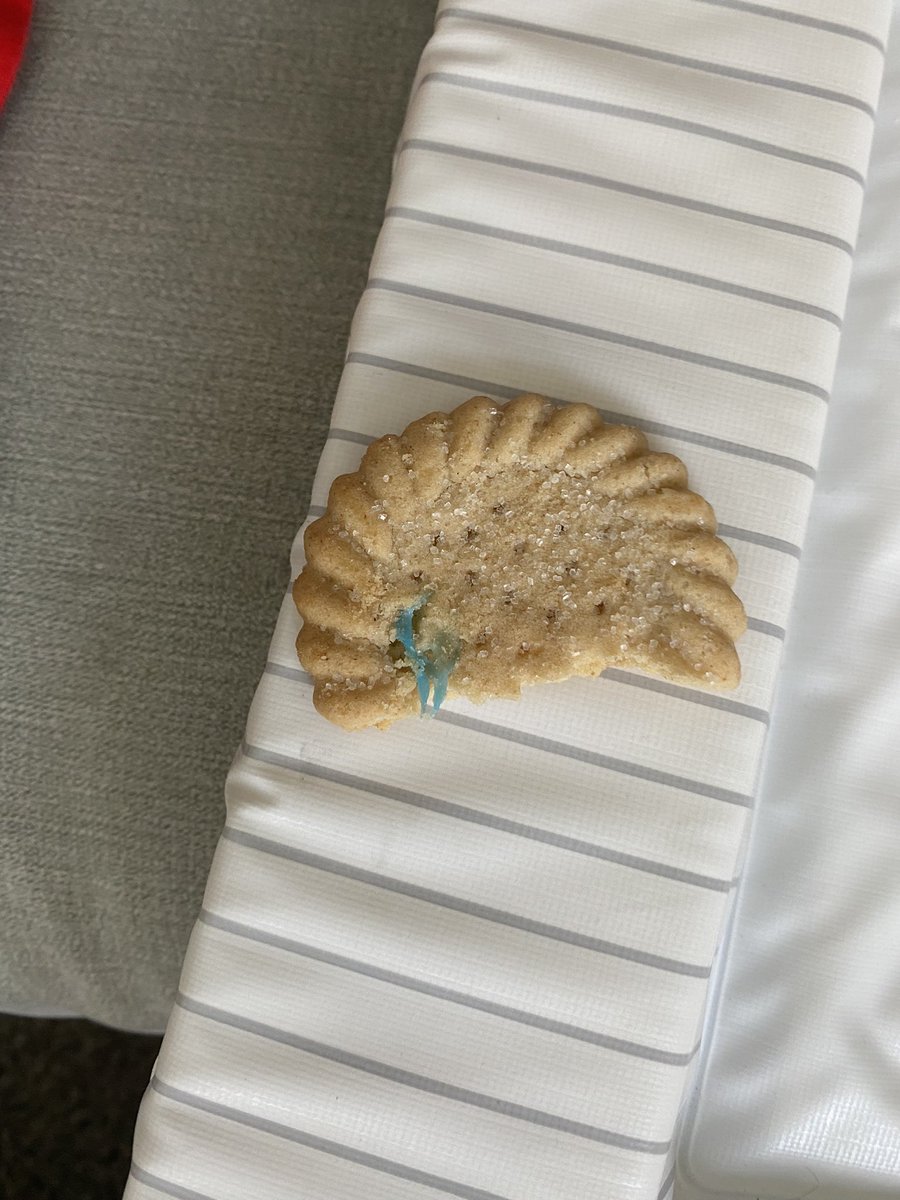 mariecws's tweet photo. @Tesco thankfully I noticed this before my toddler ate anymore! Blue plastic in one of your shorties biscuits https://t.co/DuF6GOHK4S