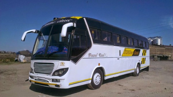 ComradeSagini's tweet photo. #Transline Classic travellers , be aware that if you send a parcel via transline Buses and by mistake they misplace it please forget , they will not pick your calls and you wnd up following for a bout one Month without no success . #BoycottTranaline https://t.co/aIijID2hCq