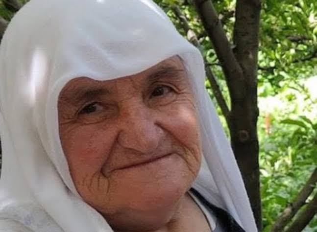 oktaycandemir's tweet photo. 4 aydır tutuklu bulunan 80 yaşındaki Makbule Özer hakkında tahliye kararı verildi.Haziran ayından bu yana doktor raporuna rağmen cezaevinde tutulan Özer'in  80 yaşındaki eşi Hadi Özer için yapılan tahliye talebi ise rededildi. https://t.co/QOTeGiewOz