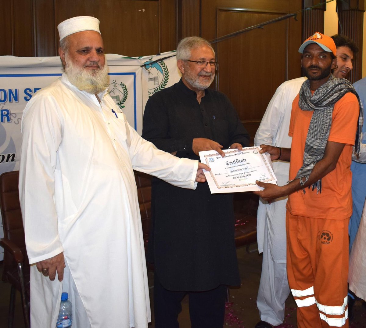 wsspofficial's tweet photo. Appreciation certificates distribution ceremony at #WSSP #Zone_C. Staff gets appreciation certificates for an outstanding #eiduladha2022 operation. https://t.co/qSvxrSqMc1