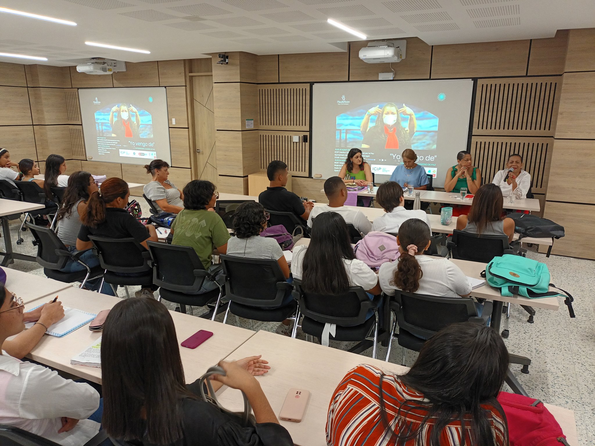 Plàudite Teatre en la Facultad de Ciencias Jurídicas y Sociales de la Universidad Simón Bolívar 