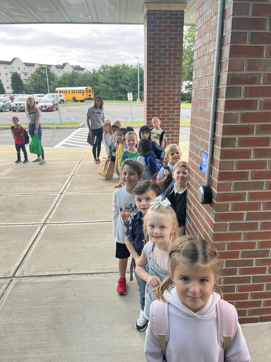 Shatekon's tweet photo. Welcoming our kindergarten friends for a year of fun and learning! https://t.co/b0xGhc20wk