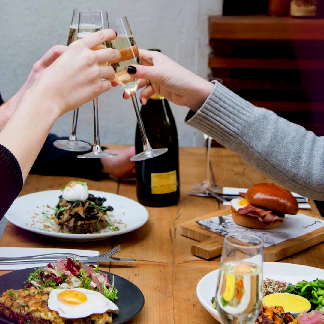 Knightox_london's tweet photo. BOTTOMLESS AUSSIE-STYLE BRUNCH  🥂

Our foodie feature this week has to be @lantanacafe 

If you have yet to visit one of their locations in Shoreditch, Fitzovia, or London Bridge… we highly recommend you do 🤤

 £40 Unlimited Prosecco or Mimosas with any brunch item. 
Al https://t.co/vNhGLLsL3m