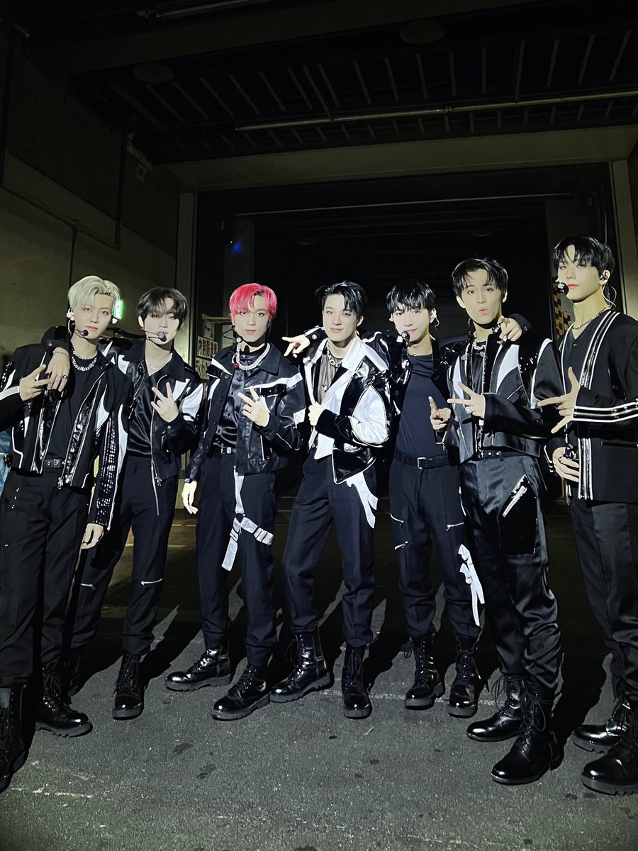 Jenoy's tweet photo. Brought to you, NCT Dream from SMTOWN Live 2022 on Tokyo. Can anyone guess what song we just performed before taking this picture? Well, its our newest song, of course! Its great to be able to stay in the same group with these lads, the feelings just incredibly wonderful. https://t.co/BMevZ2K69n
