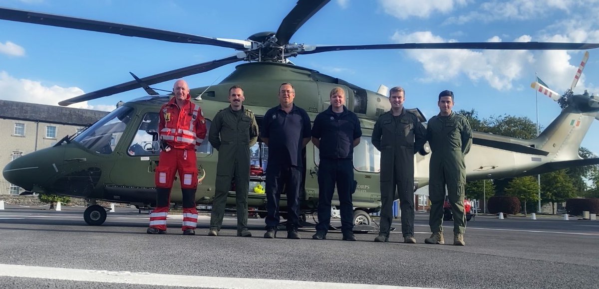 EoghanCon11's tweet photo. Busy week on @ACorps112
Teamwork: the combined action & effort of a group to achieve a common goal in an effective & efficient way
#HEMS #Trauma #EAS10 #TraumaIsATeamSport
So many agencies to help it all work for patient @AmbulanceNAS @Irish_Air_Corps @GardaTraffic #FireServices https://t.co/ZO8cRsJ0bW