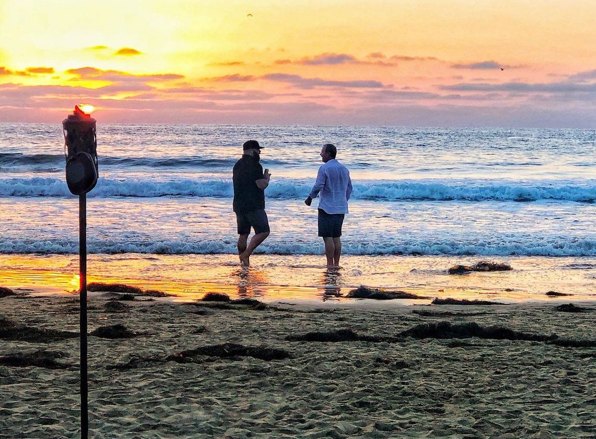 EOFortWorth's tweet photo. Sunsets and smiles set the tone for EOFW Member Sherlye Gillihan's time at their annual EO Forum Retreat 2022 in LaJolla! 
Just another wonderful advantage of participating in Forum - voted the #1 benefit of being an EO member!

#eofortworth #entrepreneursorganization #eonetwork https://t.co/AfNgHGdhfD